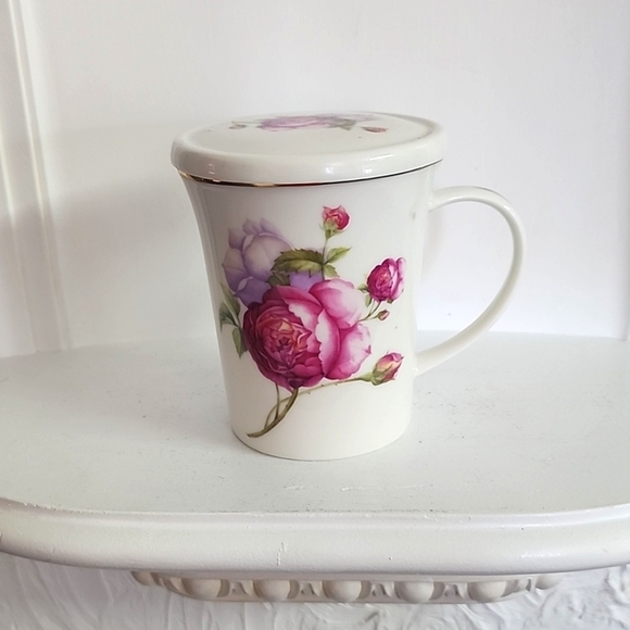 Vintage Adeline tea mug, fine porcelain Italian floral design - Picture 1 of 7